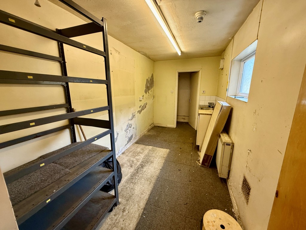 Lot: 30 - MIXED-USE DOUBLE-FRONTED BUILDING - 12 Grange Road - room to rear